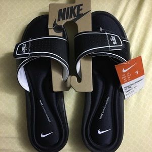 Nike Comfort Slide (Black)